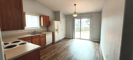 Building Photo - 13112 Planters Row Dr