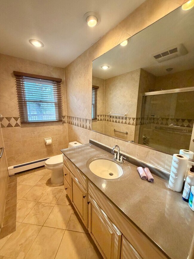Building Photo - 29 Carriage Hill Ln