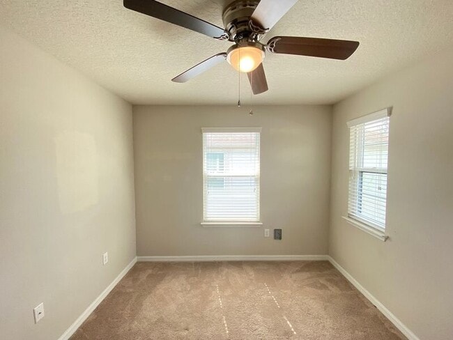 Building Photo - 2609 Amati Dr