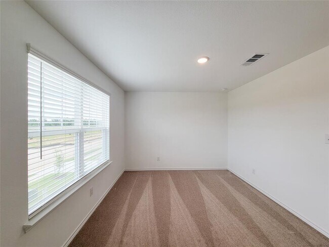 Building Photo - 166 Longhorn Run Dr