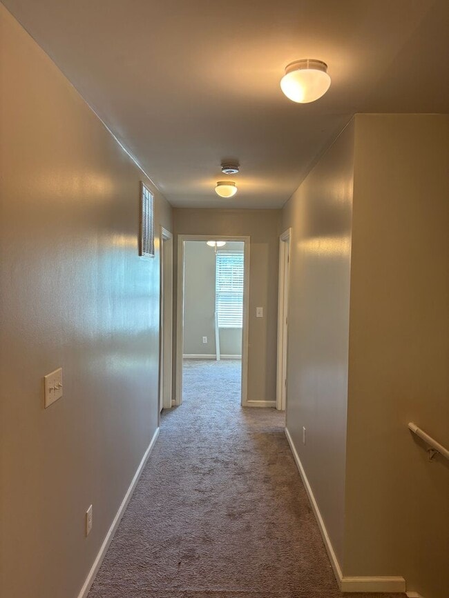Building Photo - August Rent Free - Elegant, Modern Home in...