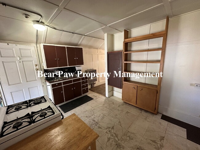 Building Photo - "Cozy 1-Bedroom Retreat in downtown Evergr...