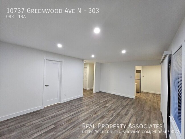 Building Photo - 10737 Greenwood Ave N