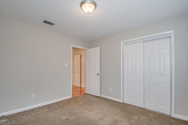 Building Photo - West Augusta Charm