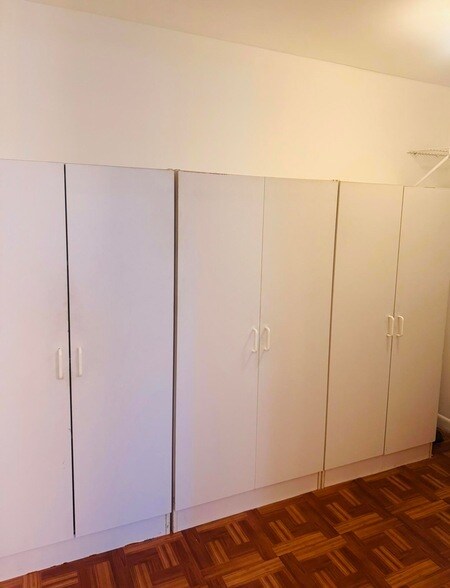 Building Photo - 3178 Via Poinciana