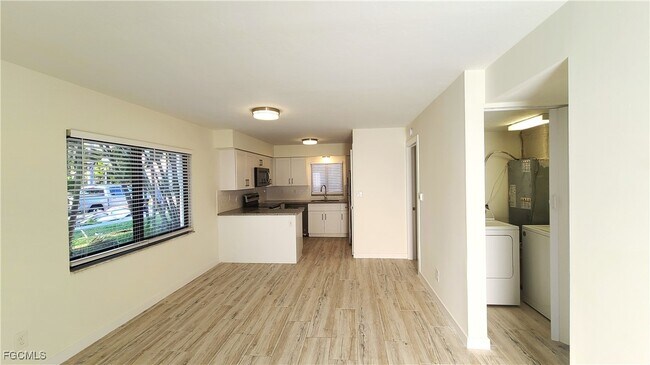 Building Photo - 2610 Providence St