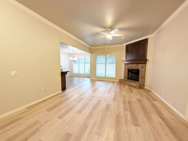 Building Photo - Three Bedroom Plus Study in Edmond