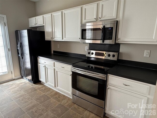 Building Photo - 2152 Whispering Way