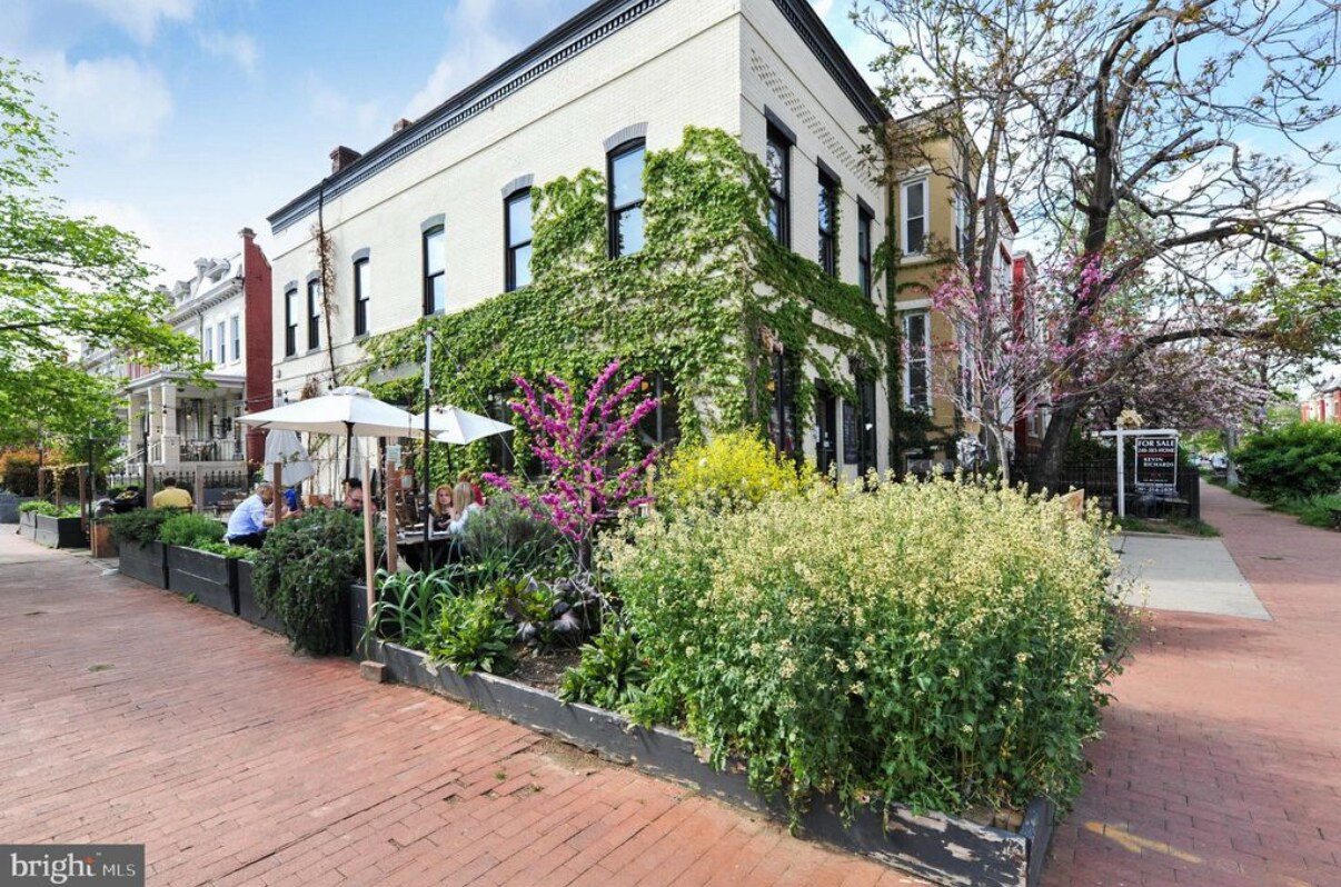 Local Coffee - 1924 1st St NW