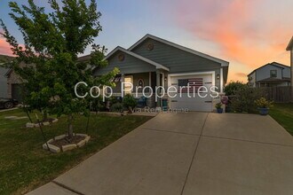 Building Photo - 2425 Ayers Dr