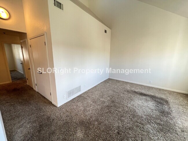 Building Photo - AVAILABLE AUGUST - Upstairs San Luis Obispo Condo - 2 Bedroom / 1 Bathroom