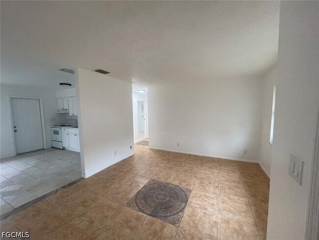 Building Photo - 5413-5427-5427 Third Ave