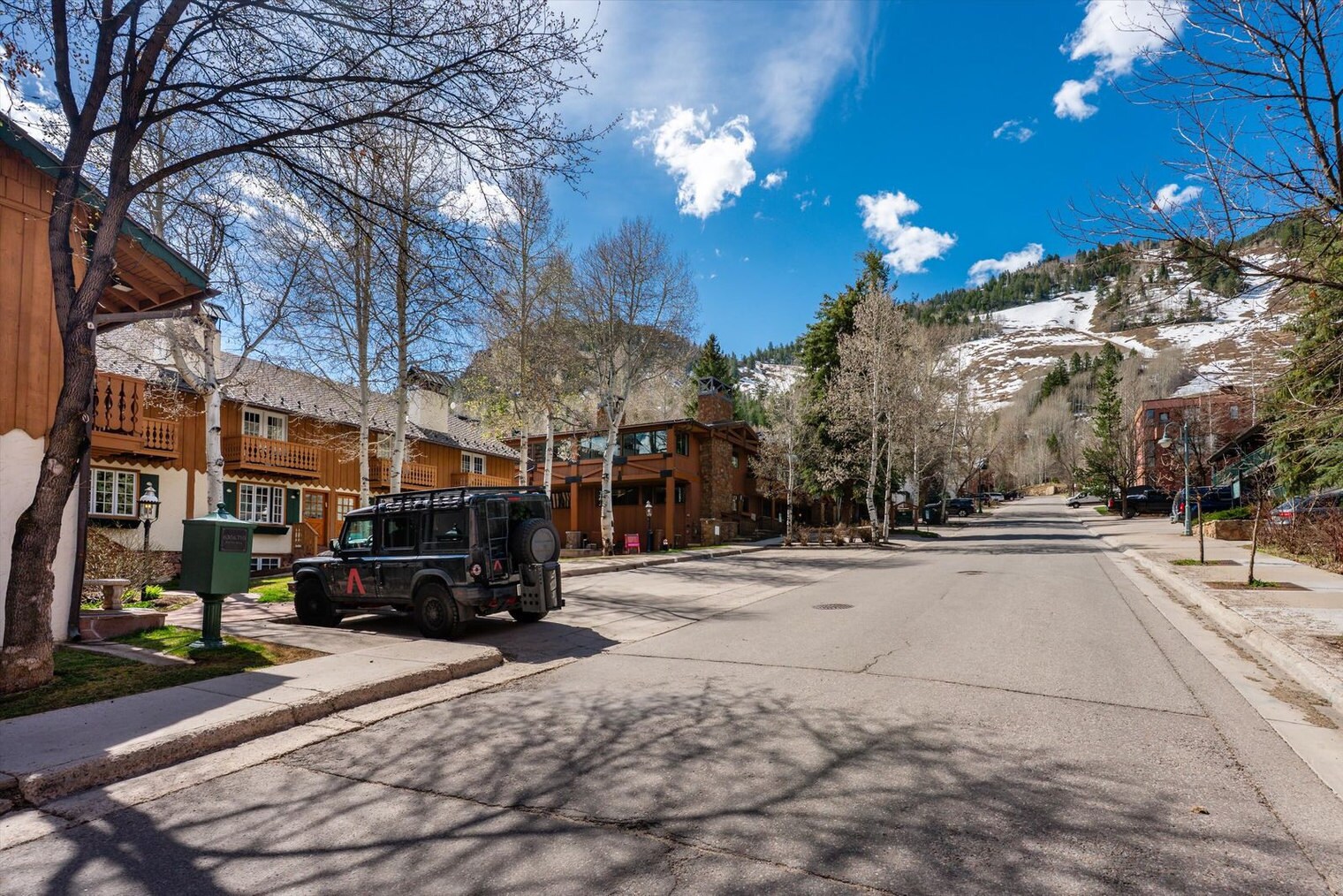 Building Photo - 711 S Galena St