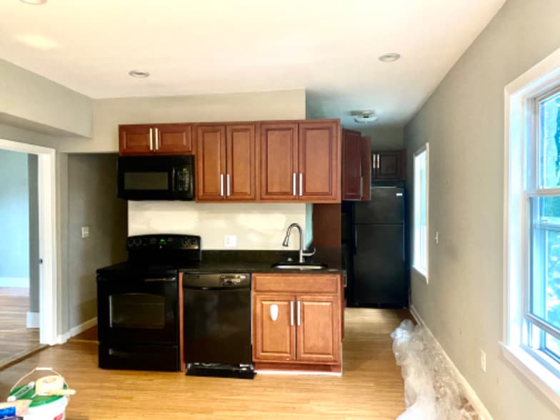 Primary Photo - 15 Sturtevant Ave