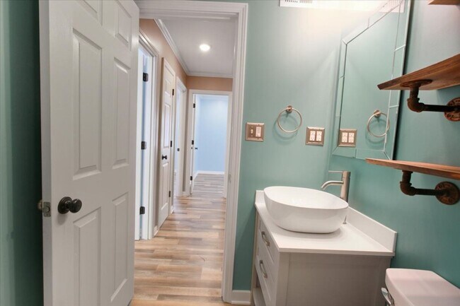 Building Photo - Charming 3-Bedroom Ranch in a Convenient Location!