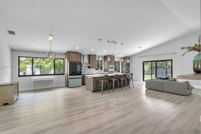 Building Photo - 1038 SW 120th Way