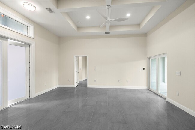 Building Photo - 1043 Albert Ave