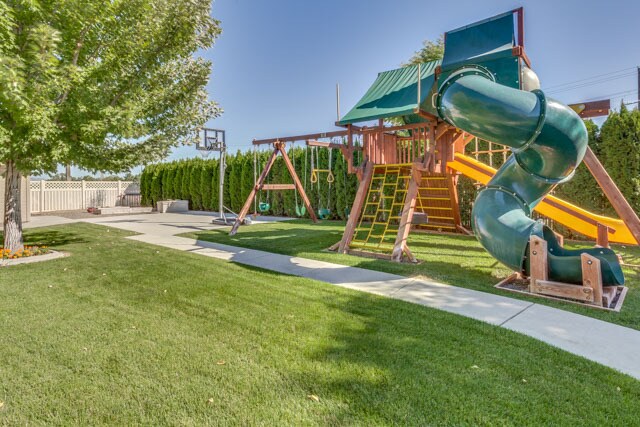 Building Photo - 3234 N Nuova Ave