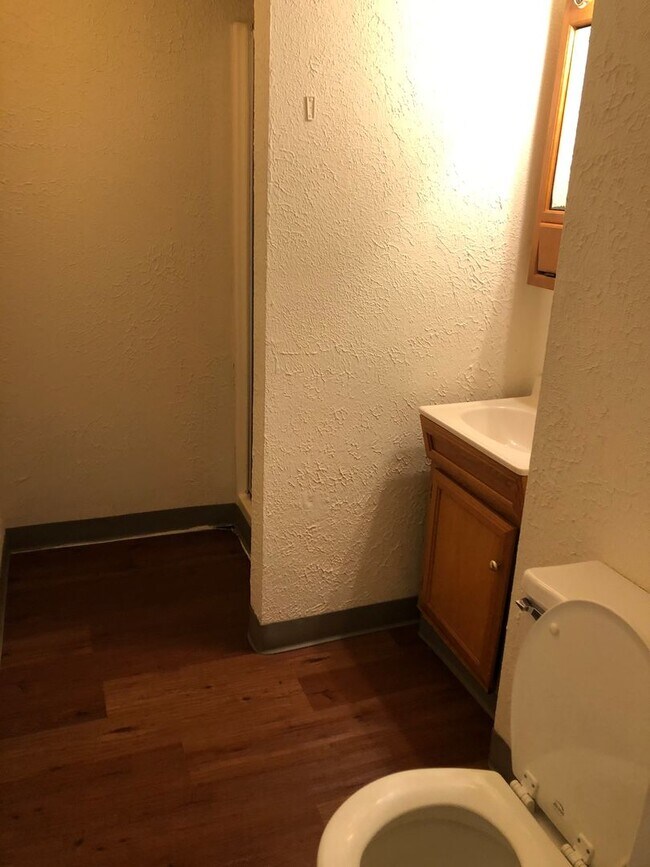 Building Photo - 1213 N Washington St