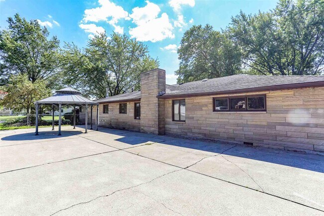 Building Photo - 7009 Homestead Rd