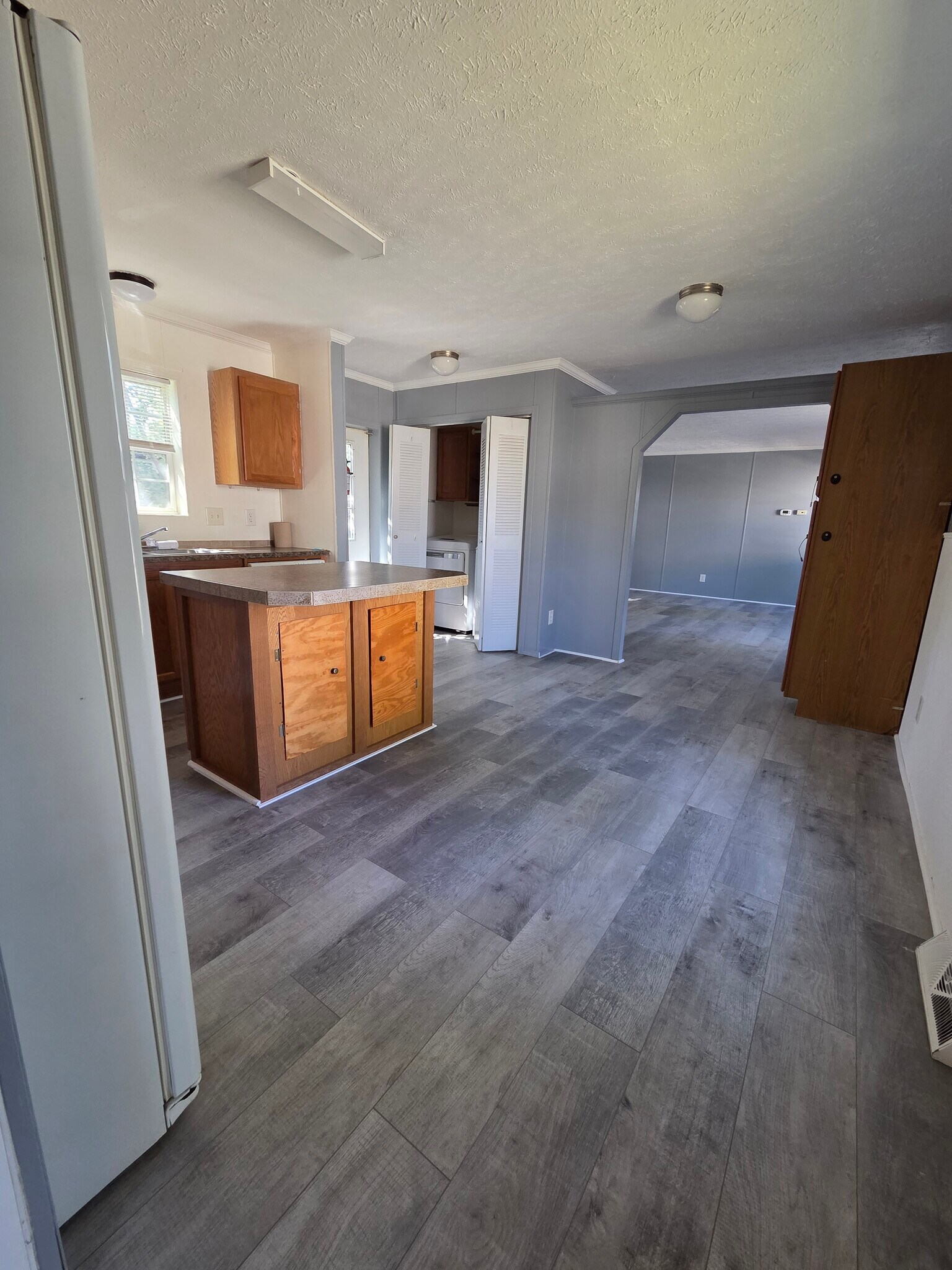 Building Photo - 1511 Mydland Rd