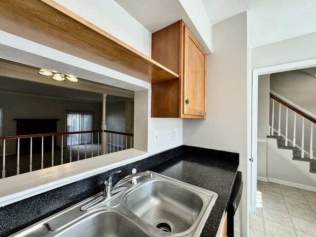 Building Photo - All Brick, End Unit Townhome in Kempsville...
