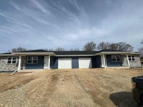 Building Photo - 517