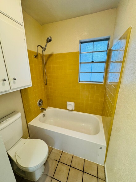 Building Photo - 4254 Desert View Dr