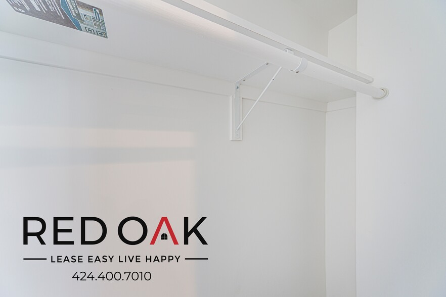 Building Photo - 6626 Darby Ave