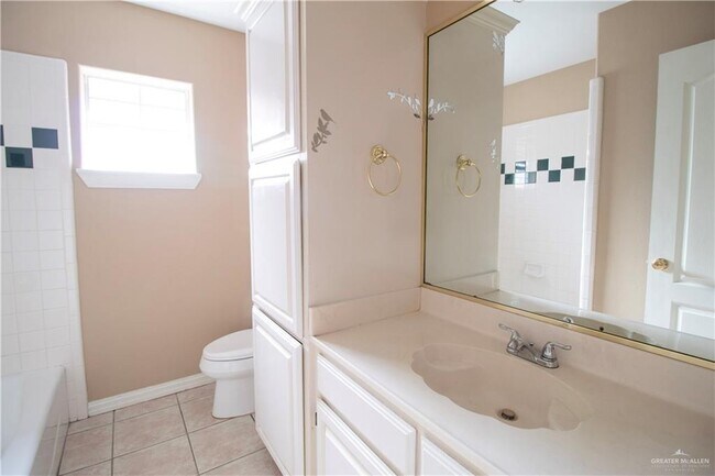 Building Photo - 11 Fawn Cir