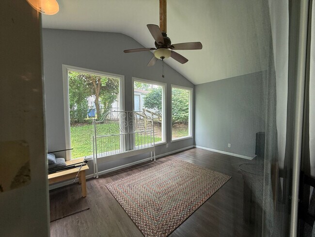 Building Photo - 501 N Dickson St