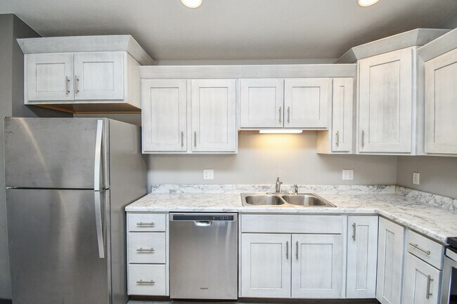 Building Photo - 3616 S Outfield Cir