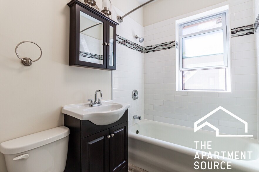 Building Photo - 1132 Maple Ave