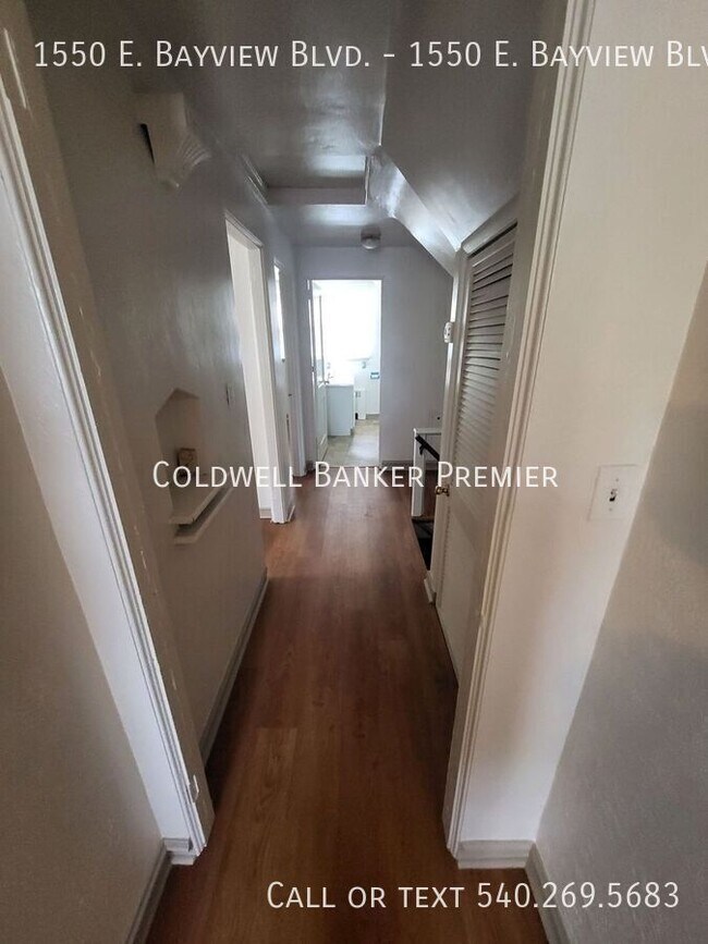 Building Photo - 1550 E Bayview Blvd