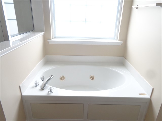 Building Photo - 2545 Thomasson Place Cir
