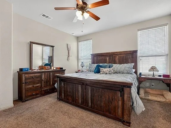 Building Photo - Comfy 3 Bed/2 Bath Midland Home with all appliances, backyard, attached garage, 6 min to grocery ...