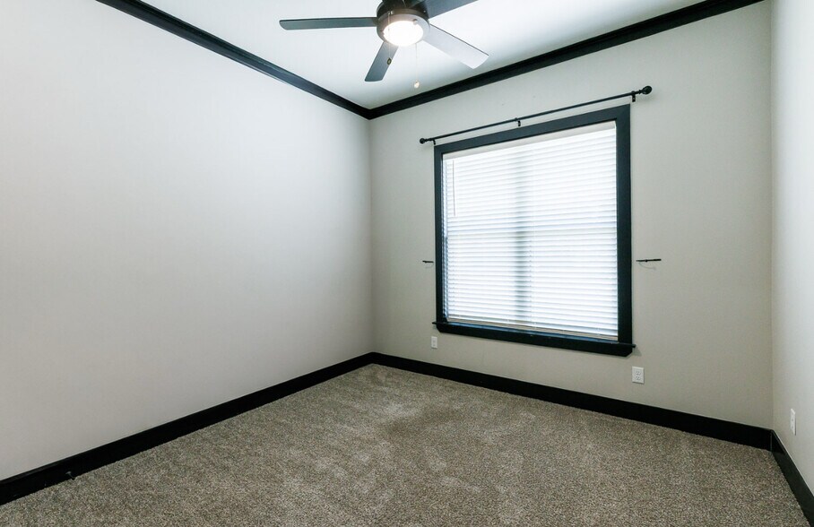 Building Photo - 11212 Granby Ave