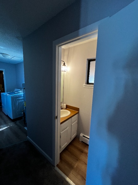 Building Photo - 593 Redwing Ln