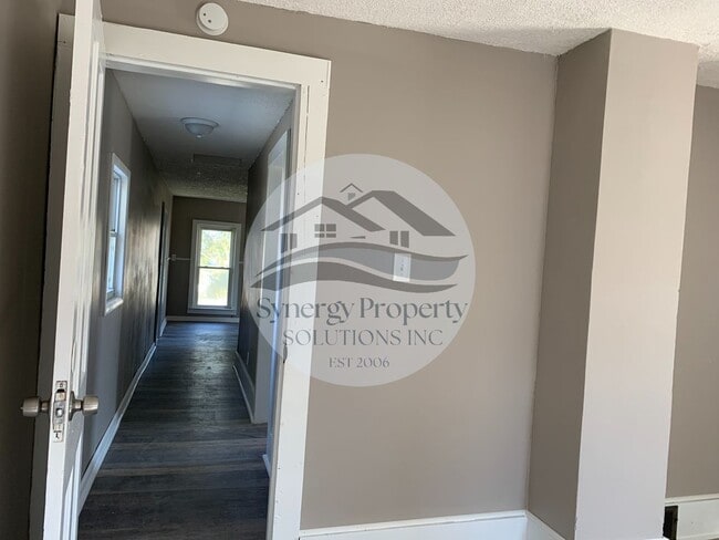 Building Photo - Nice home with Space to grow your Family!
