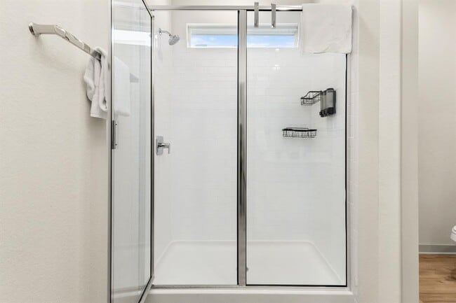 Building Photo - 10513 Defender Trl