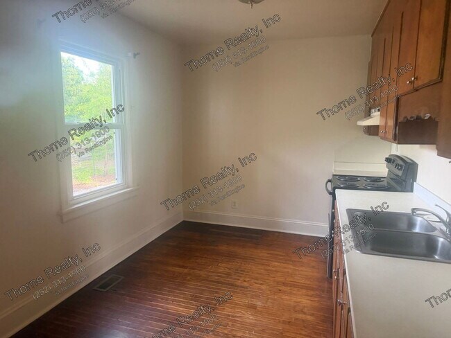 Building Photo - 1201 Tarboro St