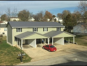 Building Photo - 400 Douglas