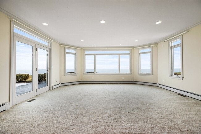 Building Photo - 42 Oak Bluff Cir