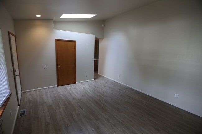 Building Photo - Port Orchard 3 Bedroom Available now!