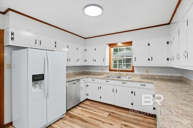 Building Photo - 101 Stover Dr