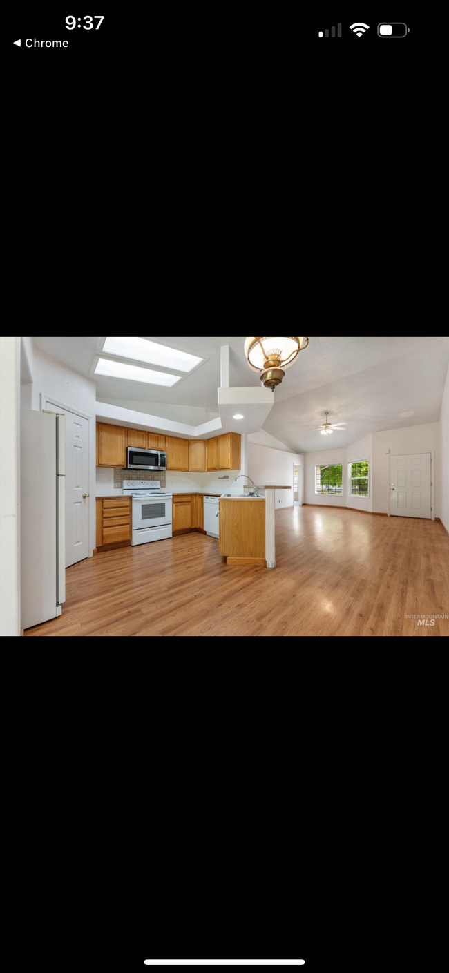 Kitchen - 1921 S Plateau Dr