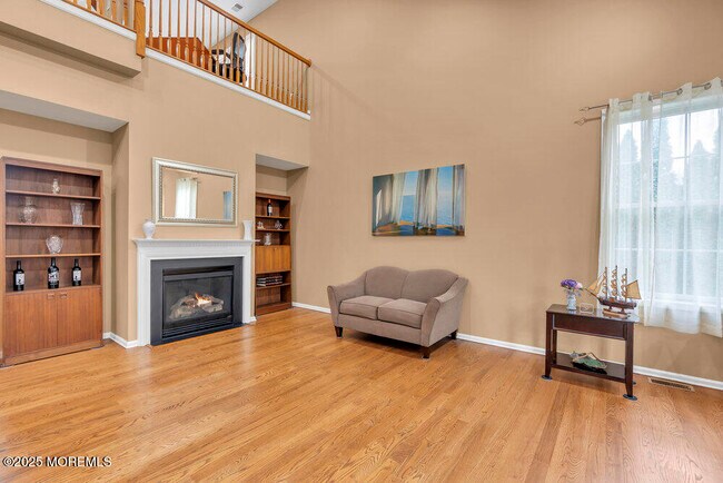 Building Photo - 17 Trumbull Ct
