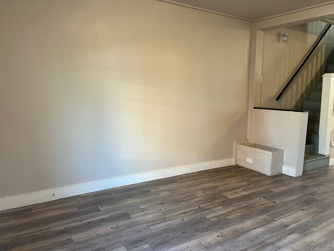 Building Photo - 3 Bedroom 1 Bath Home in Lancaster City - ...