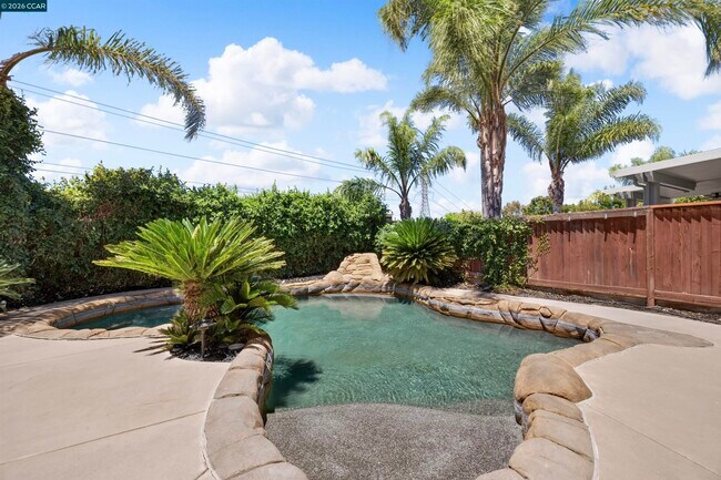 Building Photo - 2651 Ranchwood Dr