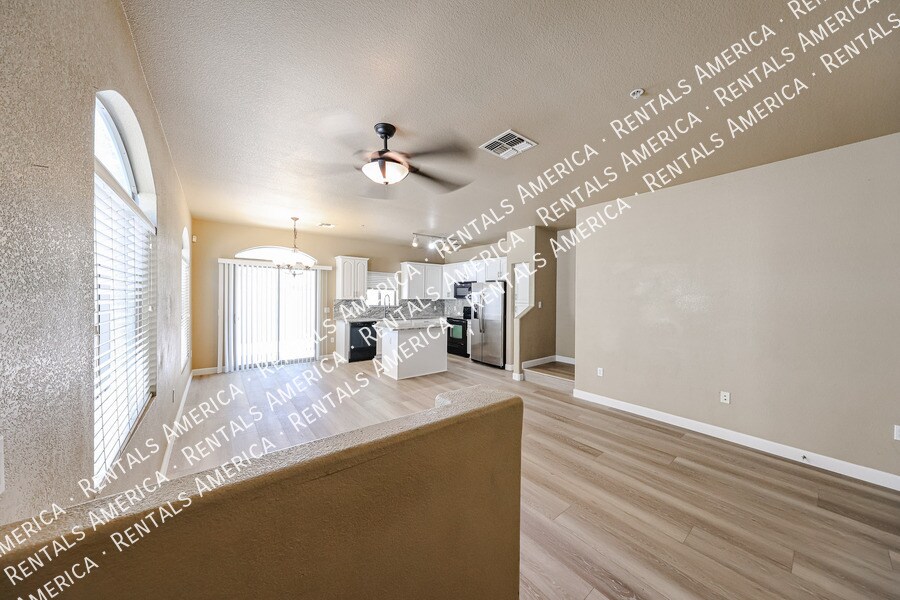 Building Photo - 2401 E Rio Salado Pky
